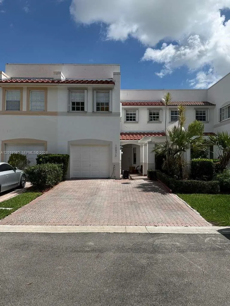 3 bedroom 2 bath for sale at 10973 NW 62nd Ter, Doral FL 33178