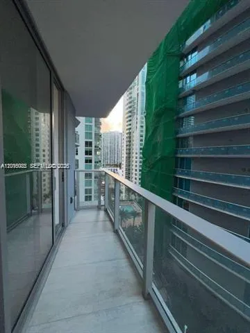 77 SE 5th St # 2004, Miami FL 33131