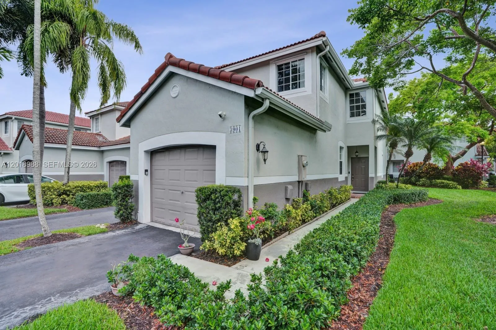 3 bedroom 2 bath for sale at 3901 San Simeon Ln, Weston FL 33331
