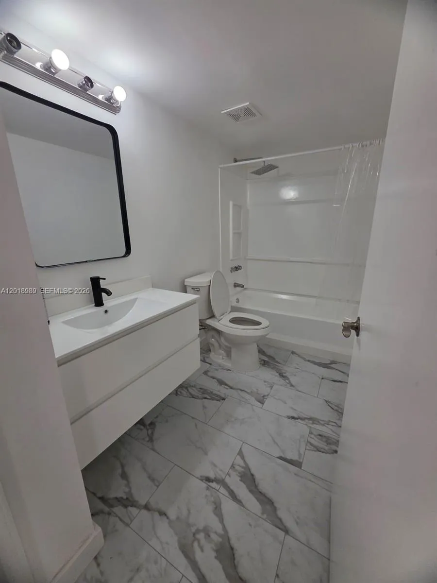 14961 SW 82nd Ln # 104, Miami FL 33193