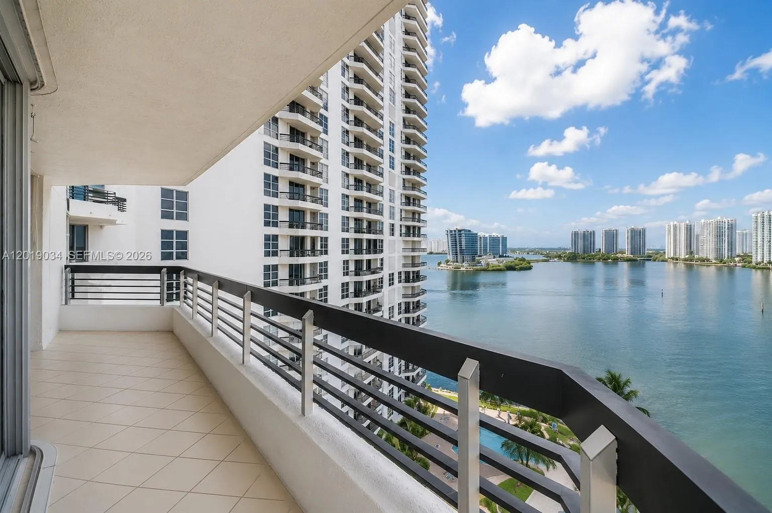 3530 Mystic Pointe Dr # 1205, Aventura FL 33180