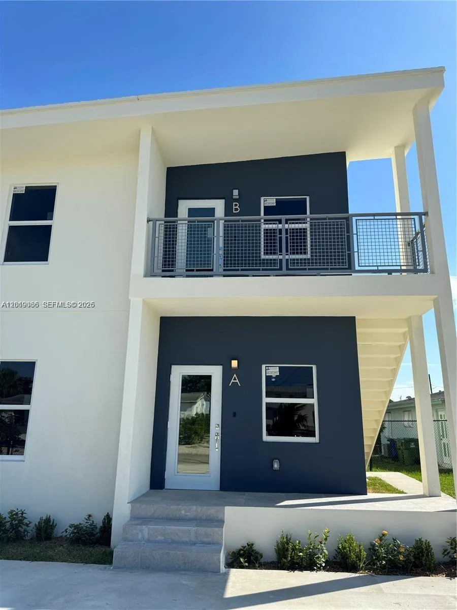 526 NW 6th St, Hallandale Beach FL 33009