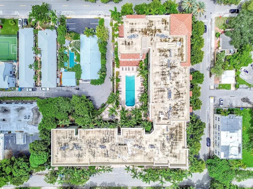 1900 Van Buren St # 113B, Hollywood FL 33020