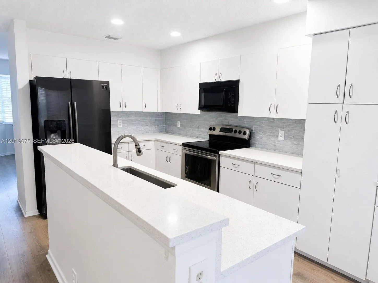 11461 Lakeview Dr # 8A, Coral Springs FL 33071