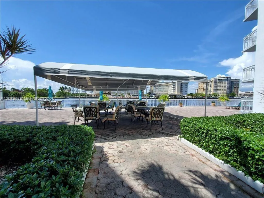 1913 S Ocean Dr # 212, Hallandale Beach FL 33009