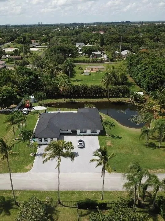 11701 SW 21st Ct, Davie FL 33325