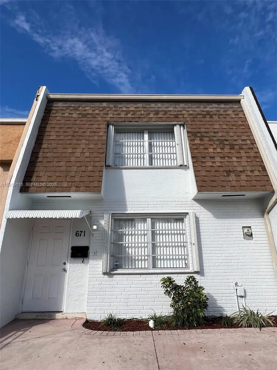 671 W 80th St # 0, Hialeah FL 33014