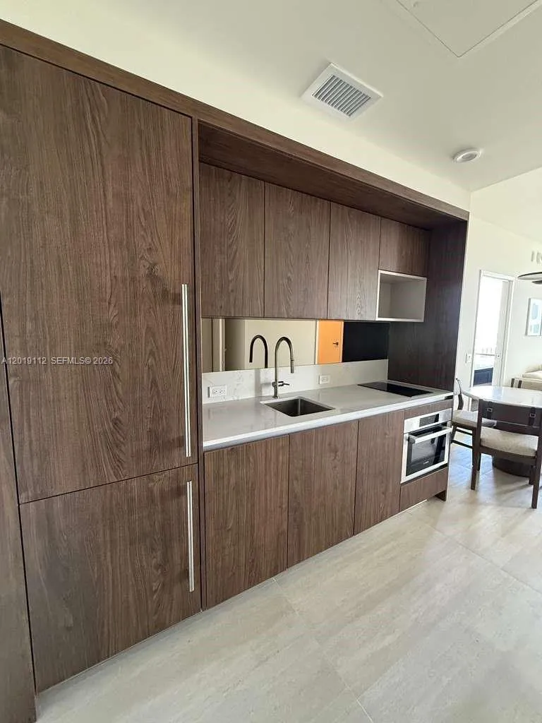 1611 SW 2nd ave # 911, Miami FL 33129