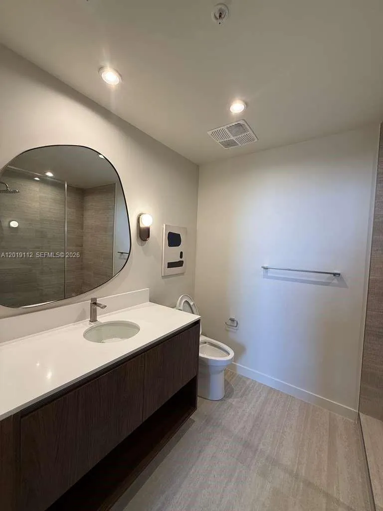 1611 SW 2nd ave # 911, Miami FL 33129