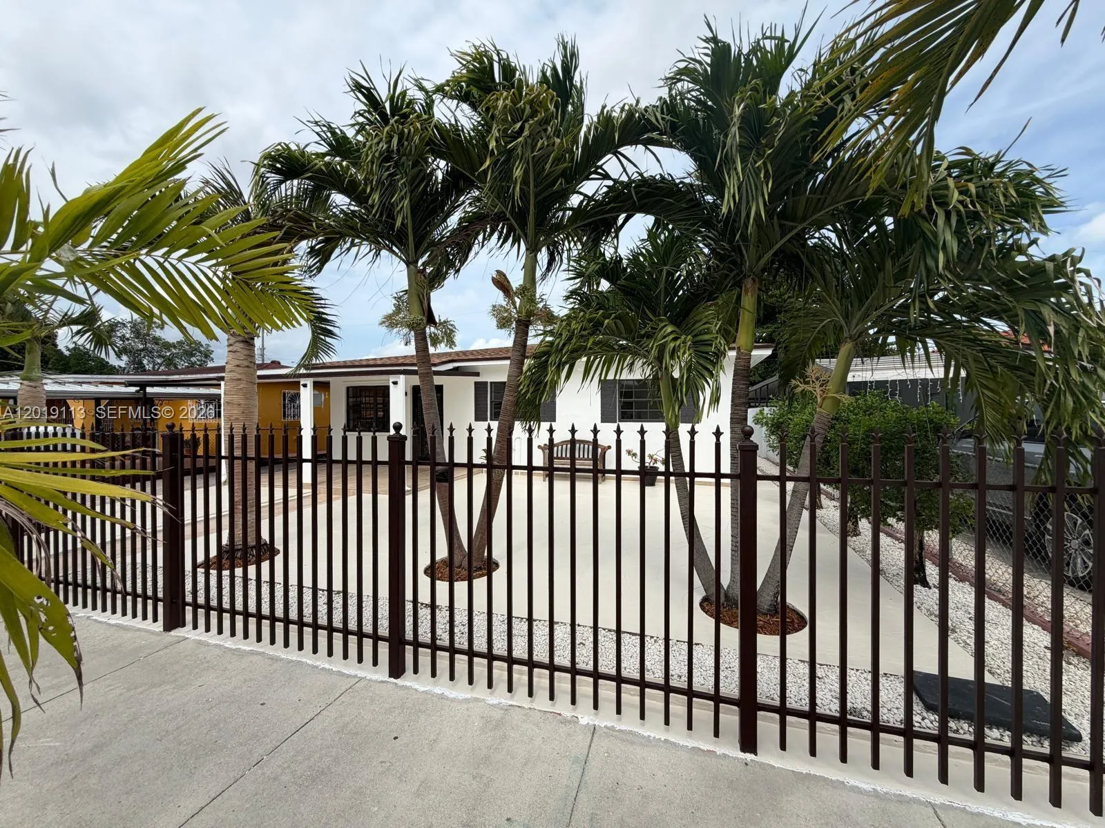 2541 W 10th Ave, Hialeah FL 33010