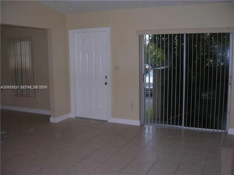 11240 SW 122nd Pl # 11240, Miami FL 33186