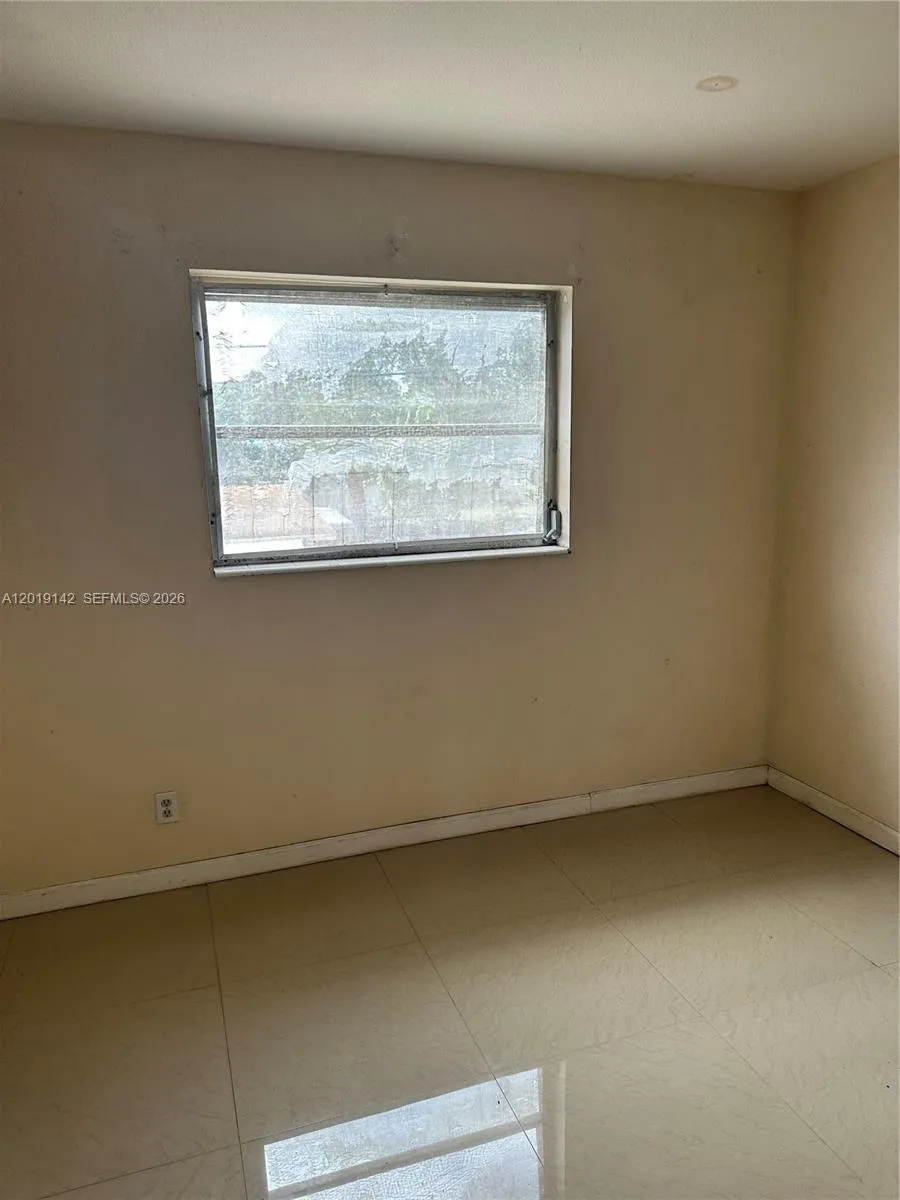 1050 E Sample Rd # 208, Pompano Beach FL 33064