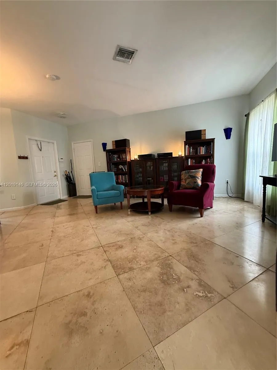 724 NW 170th Ter, Pembroke Pines FL 33028