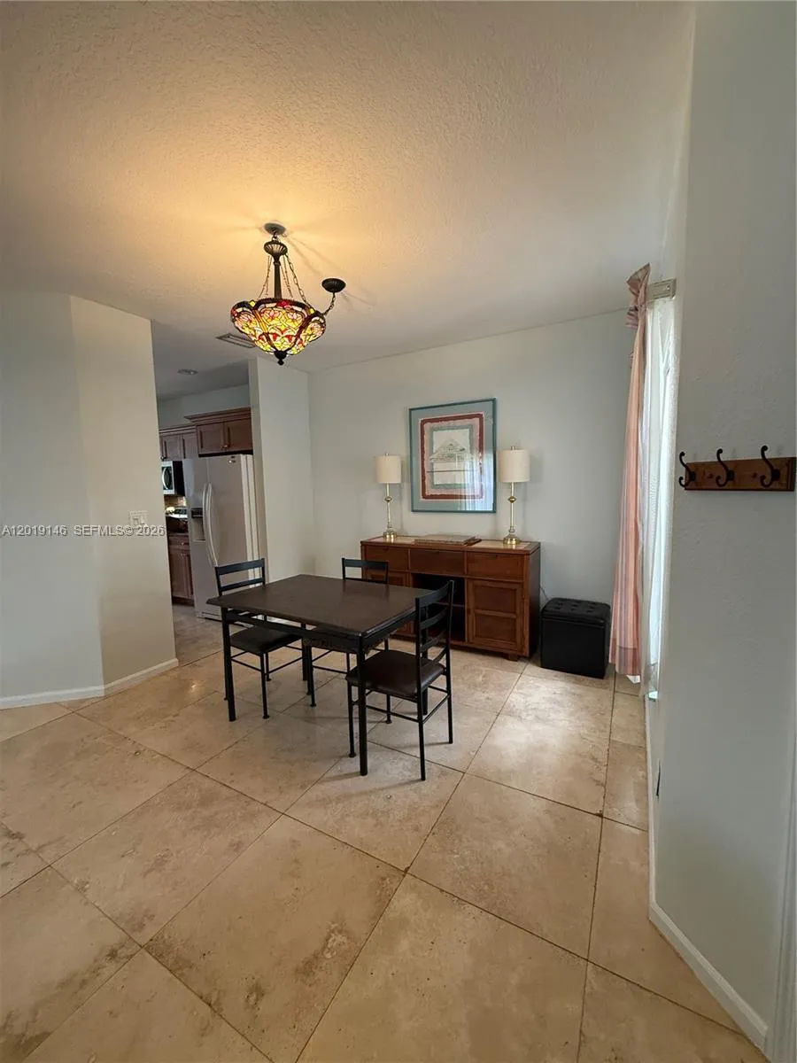 724 NW 170th Ter, Pembroke Pines FL 33028
