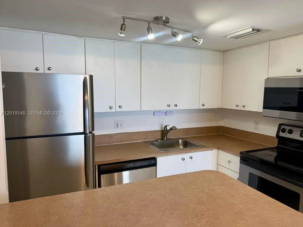 770 Claughton Island Dr # 706, Miami FL 33131