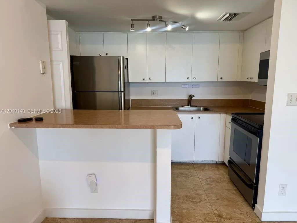 770 Claughton Island Dr # 706, Miami FL 33131