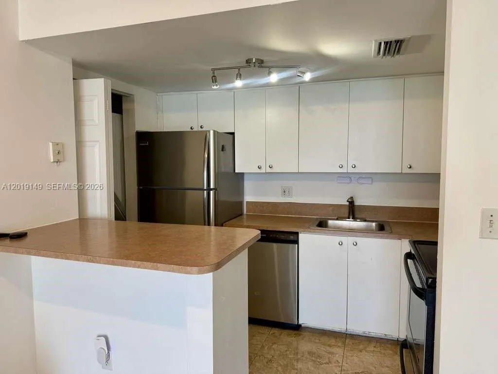 770 Claughton Island Dr # 706, Miami FL 33131