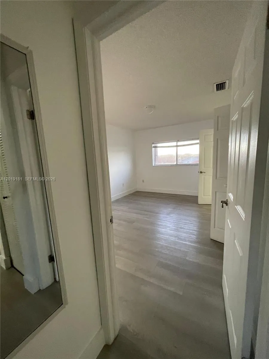 3375 W 76th St # 211, Hialeah FL 33018
