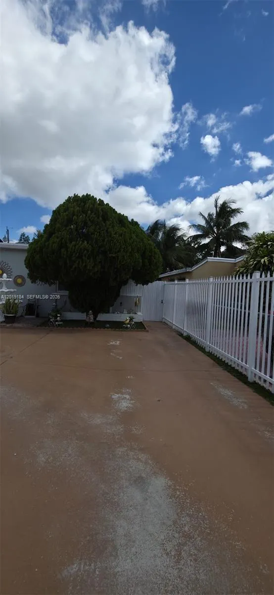 3285 NW 98th St # 1, Miami FL 33147