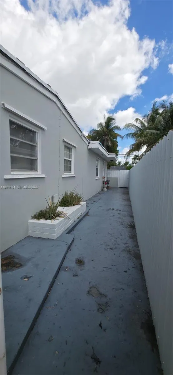 3285 NW 98th St # 1, Miami FL 33147