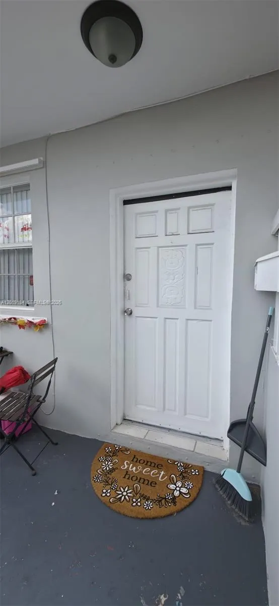 3285 NW 98th St # 1, Miami FL 33147