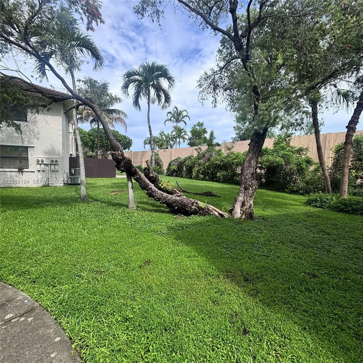 10857 NW 7TH ST # 17, Miami FL 33172