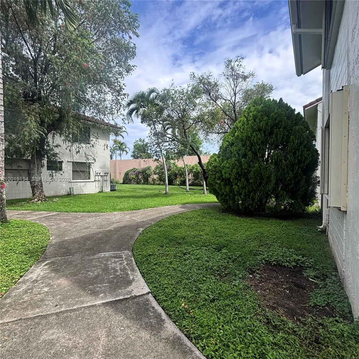 10857 NW 7TH ST # 17, Miami FL 33172