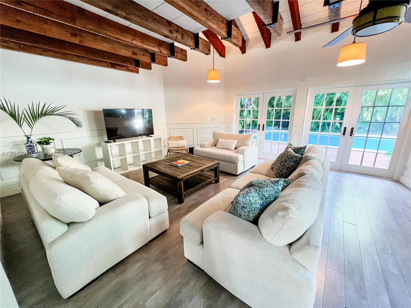 320 W 55th St # 1, Miami Beach FL 33140