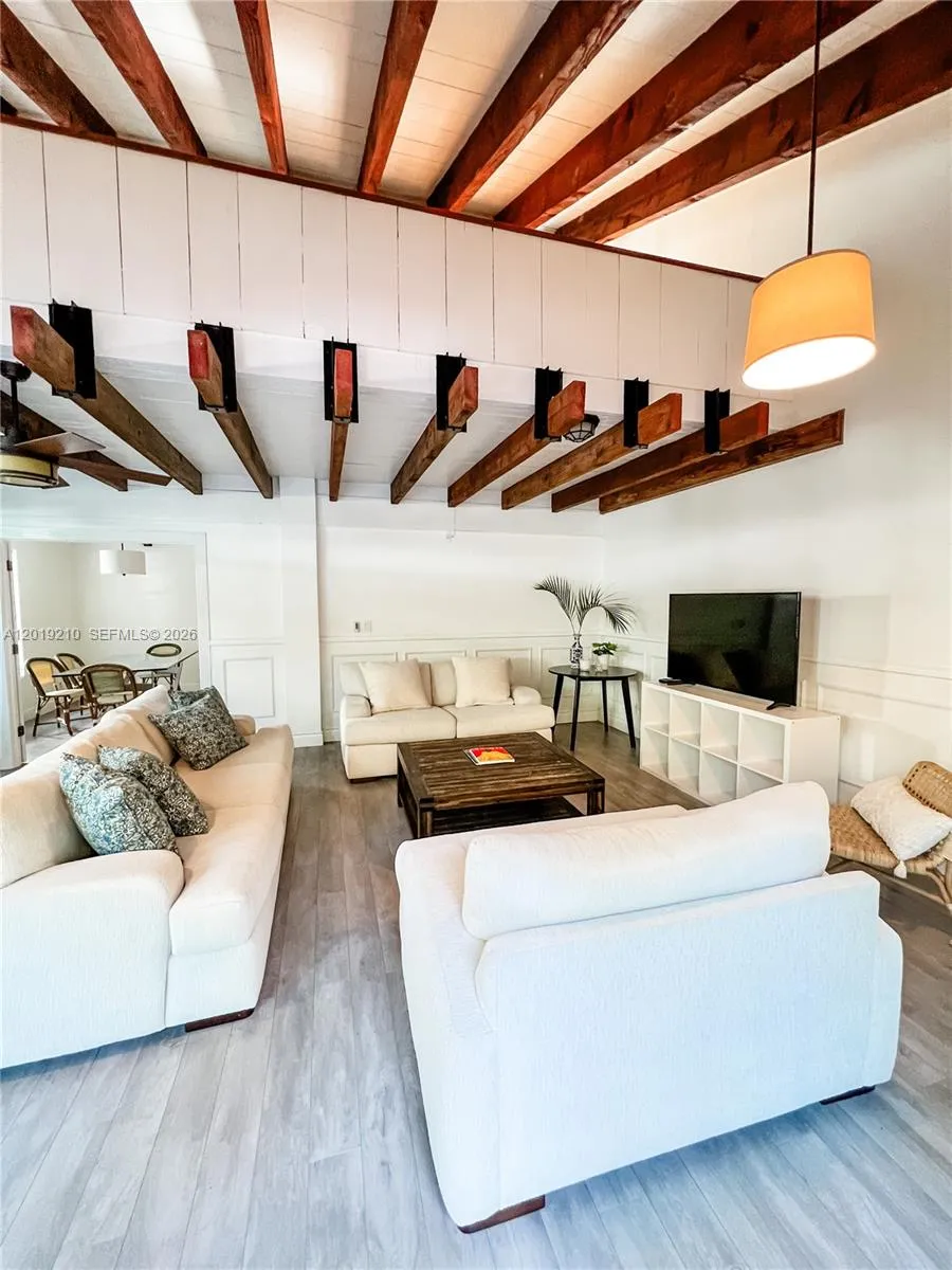 320 W 55th St # 1, Miami Beach FL 33140