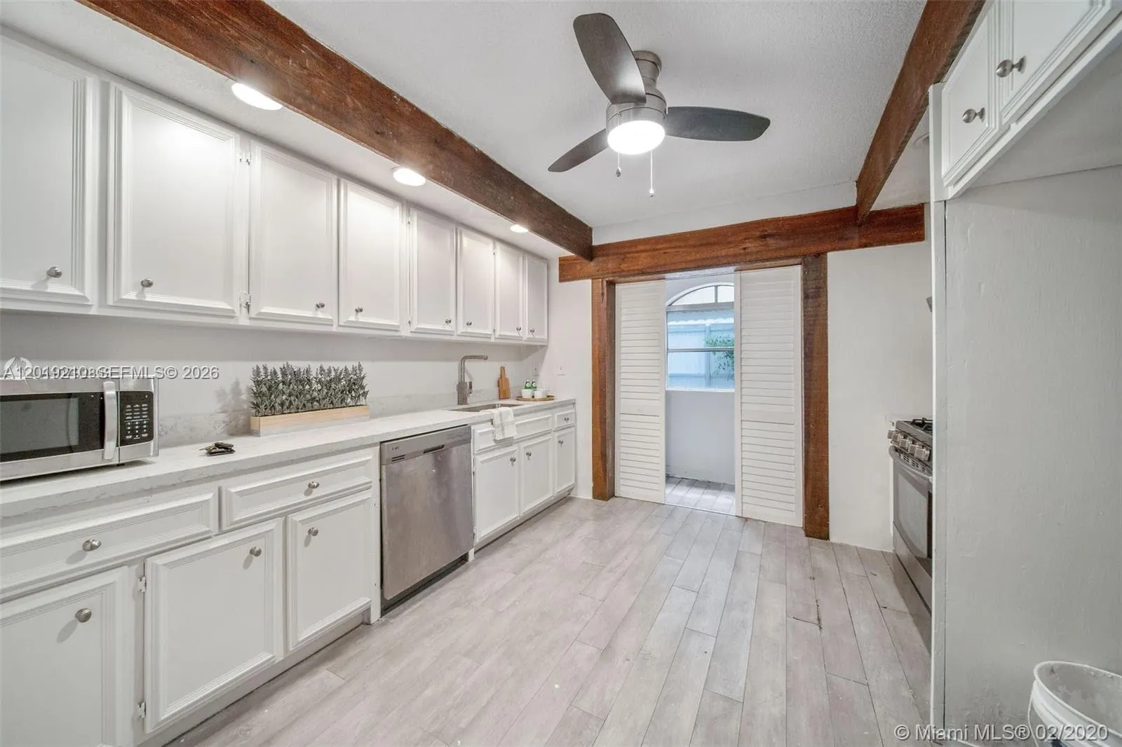 320 W 55th St # 1, Miami Beach FL 33140