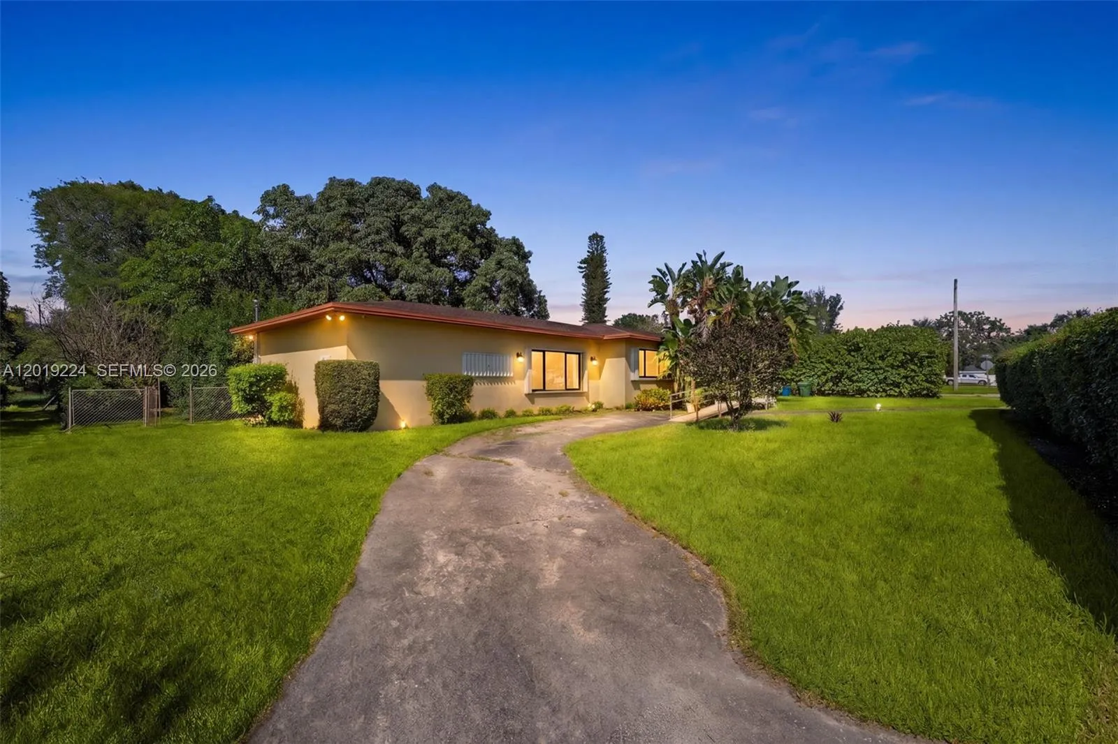 511 Dunad Ave, Opa-Locka FL 33054