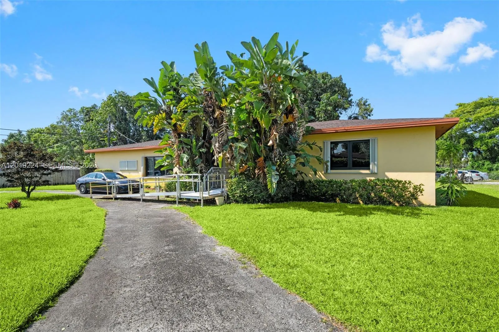 511 Dunad Ave, Opa-Locka FL 33054