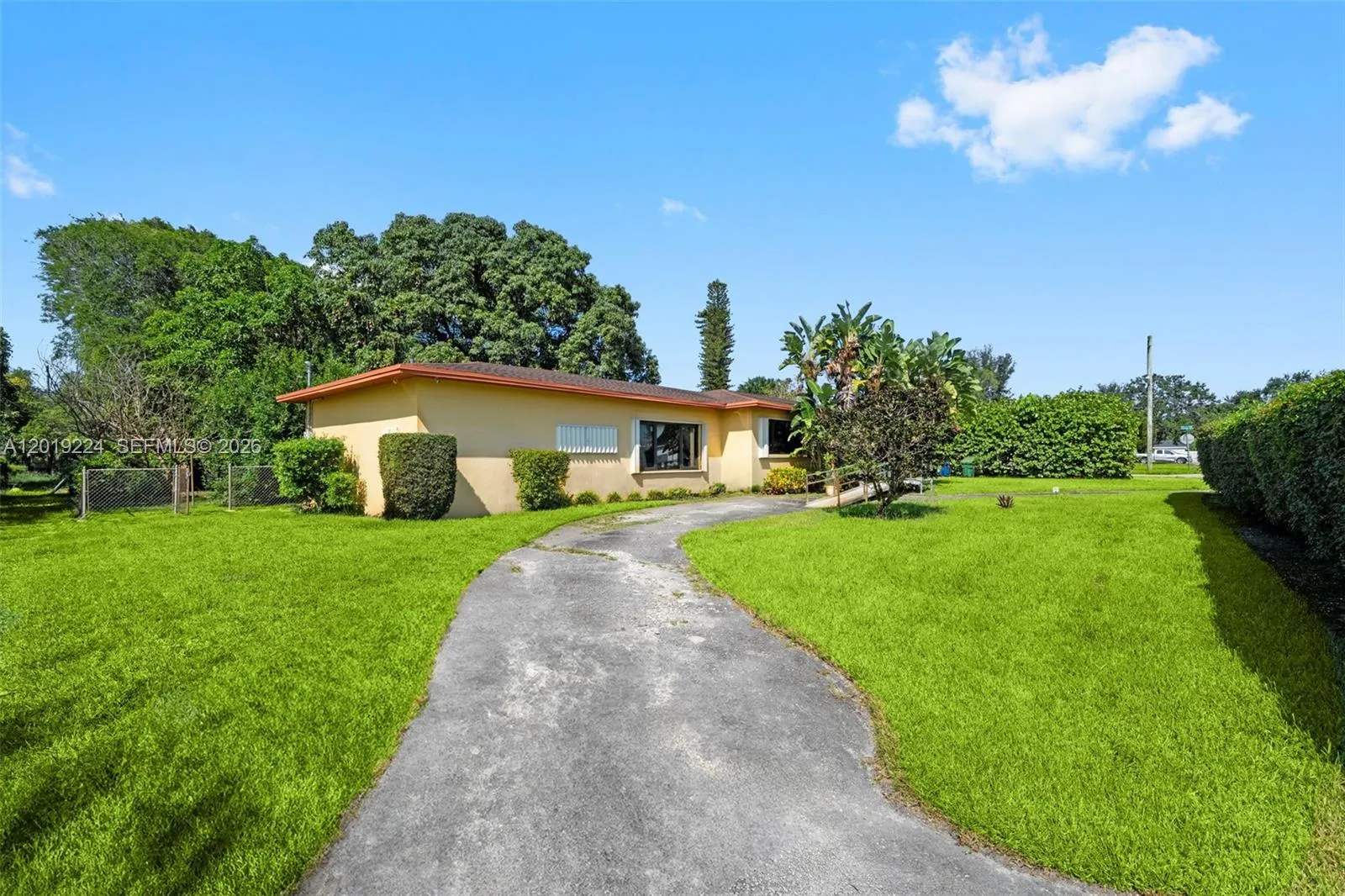 511 Dunad Ave, Opa-Locka FL 33054