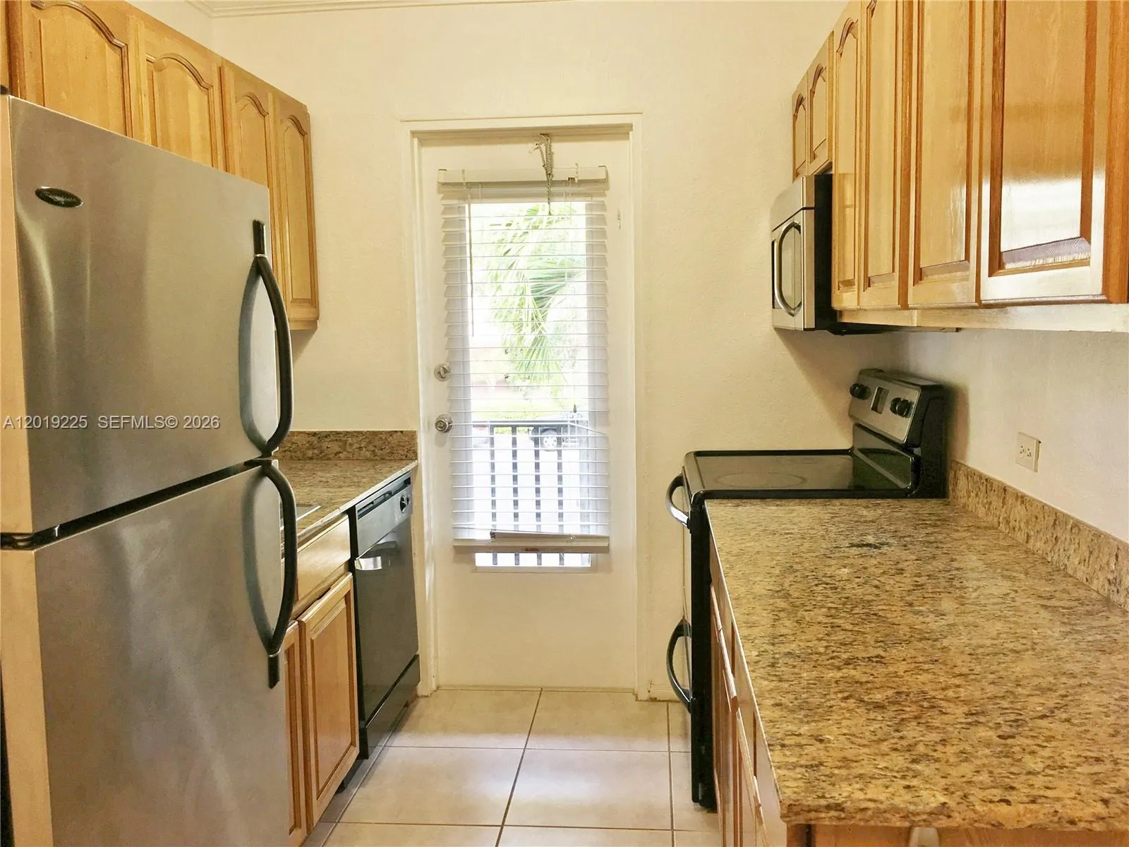 95 Edgewater Dr # 207, Coral Gables FL 33133