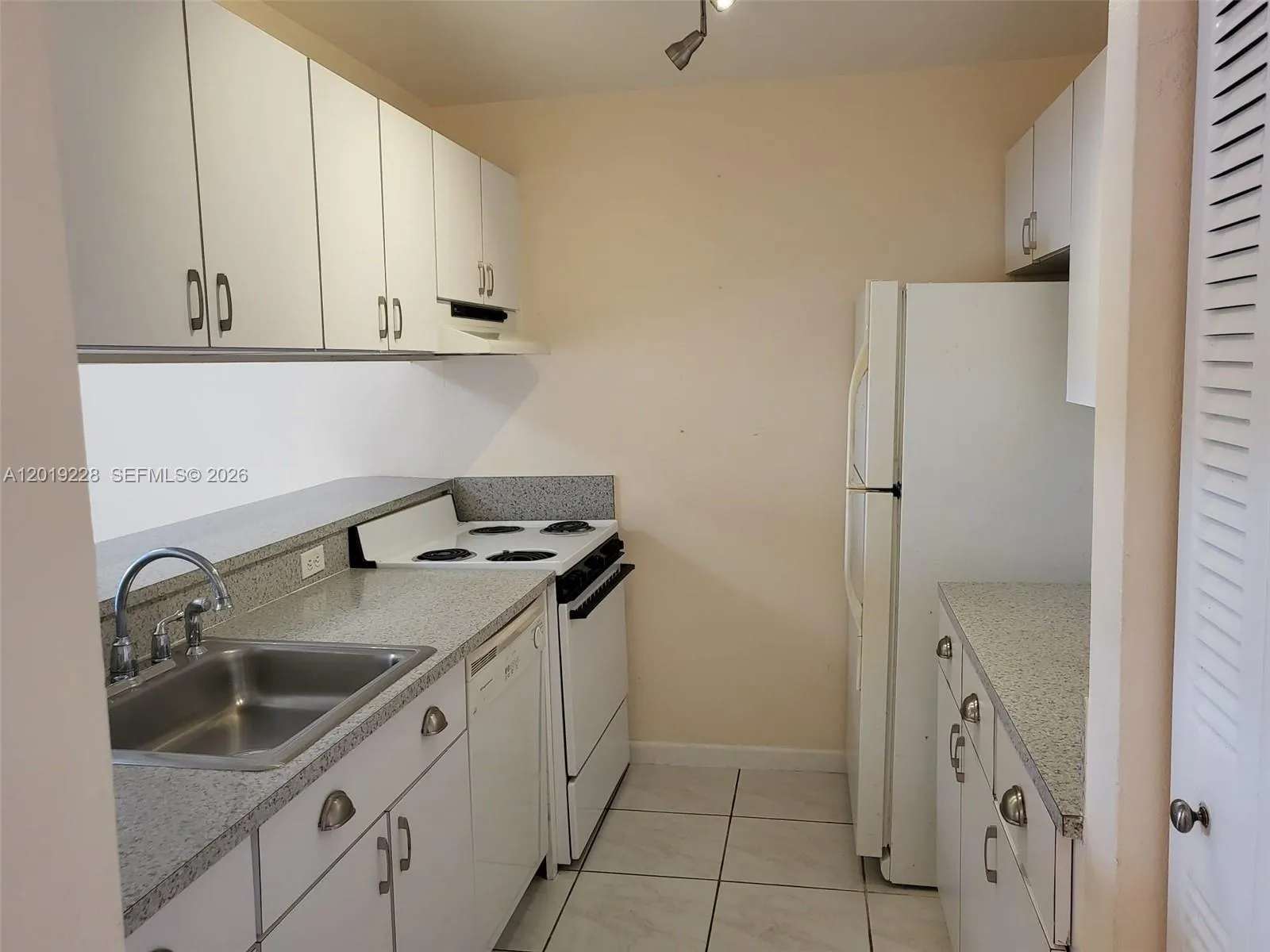 10801 SW 109th Ct # D305, Miami FL 33176