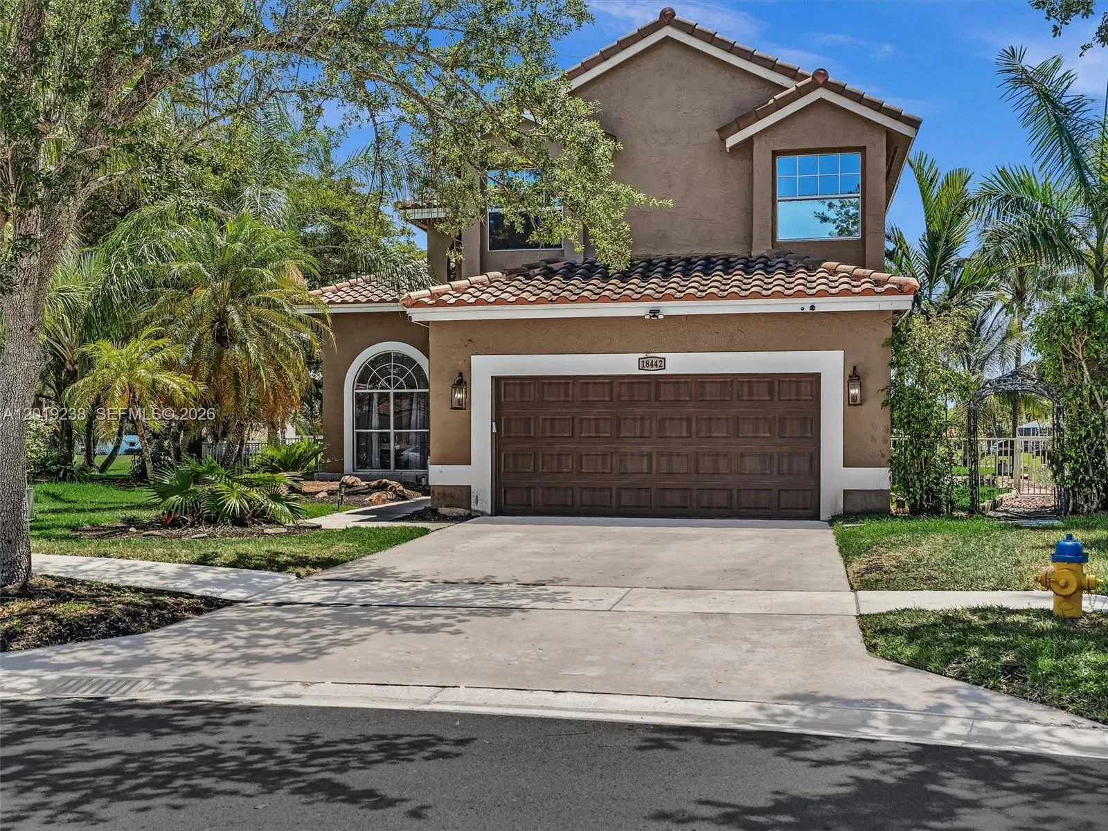 5 bedroom 3 bath for sale at 18442 NW 12th St, Pembroke Pines FL 33029