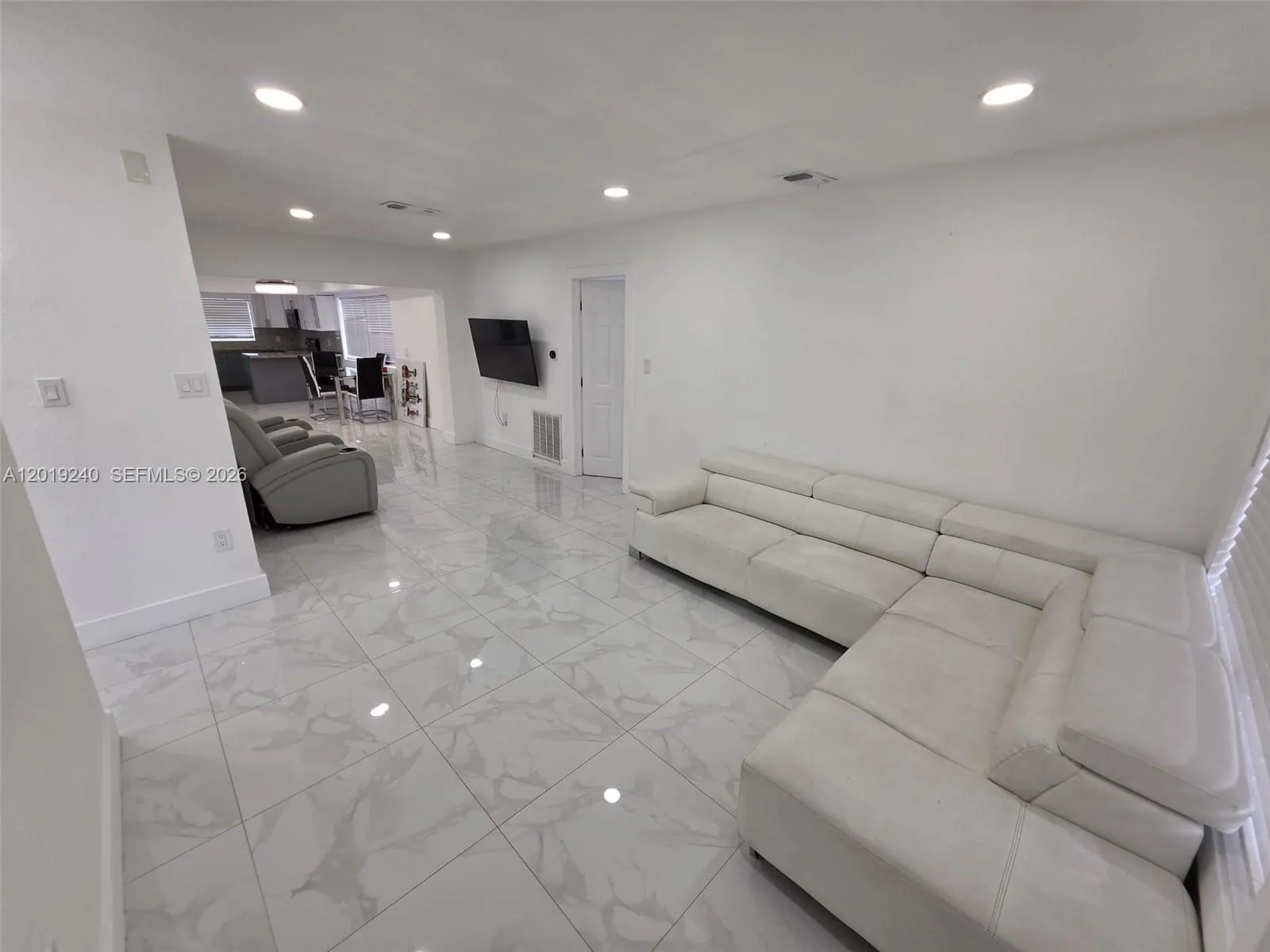 6370 Fletcher St, Hollywood FL 33023