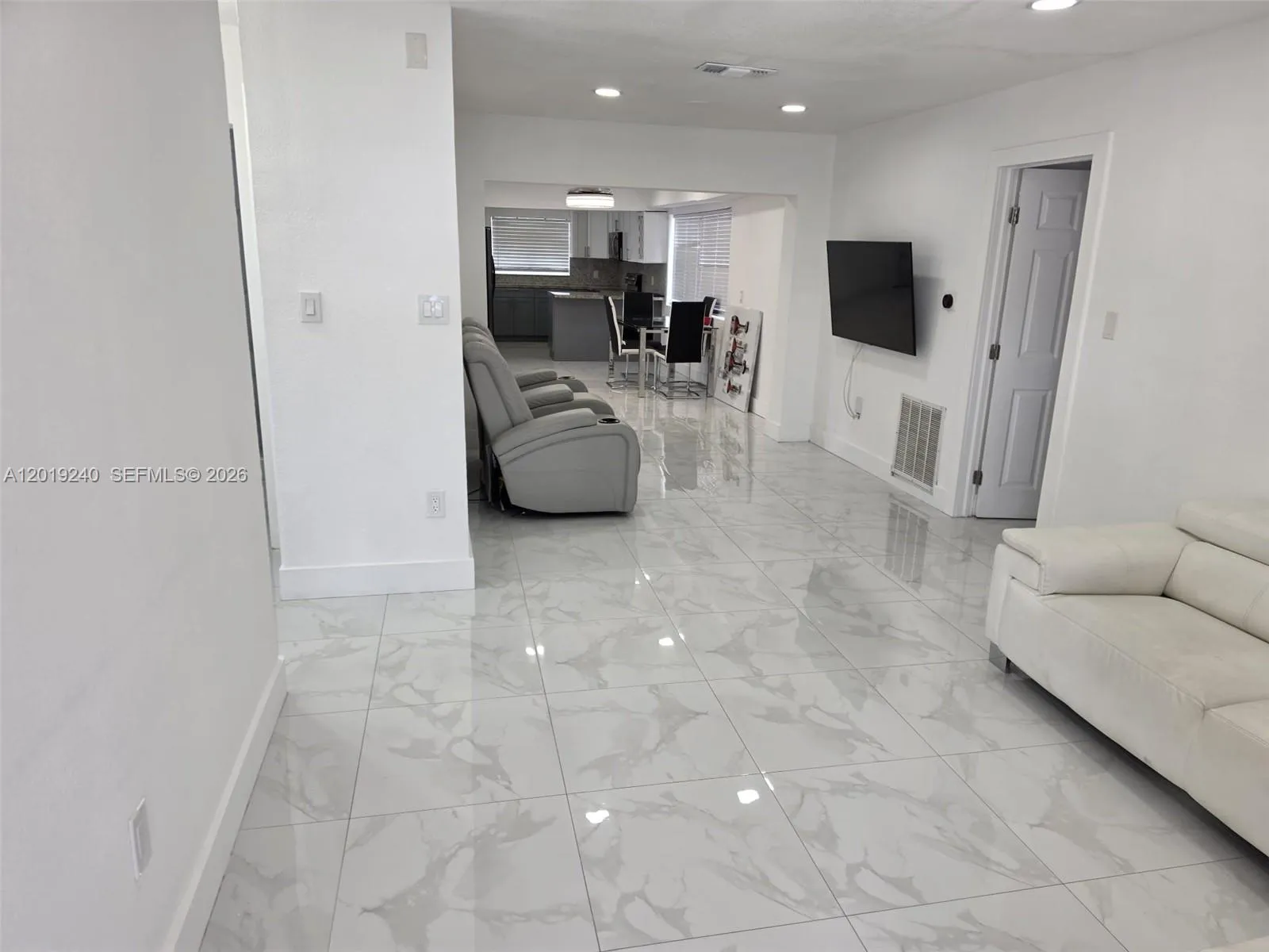 6370 Fletcher St, Hollywood FL 33023