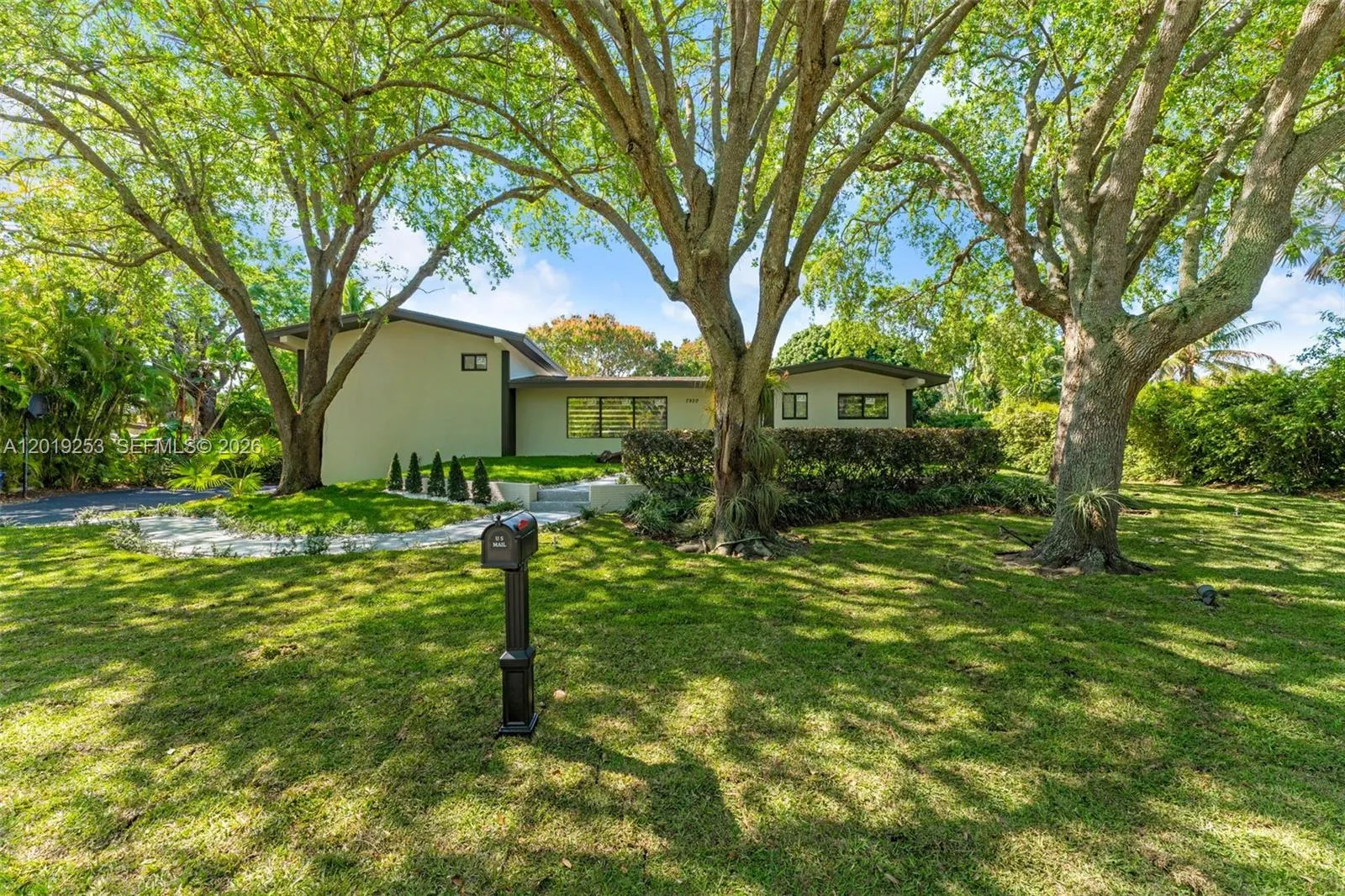 7920 SW 132nd St, Pinecrest FL 33156