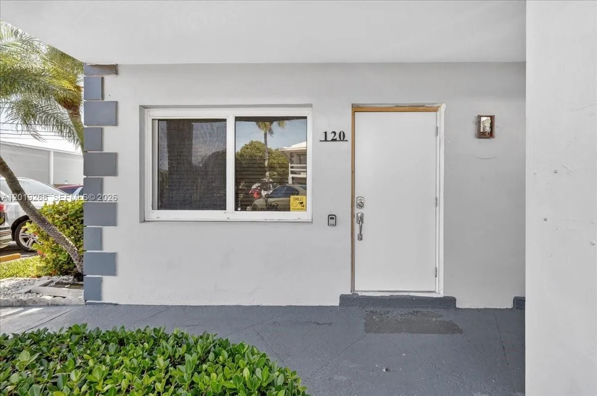 2115 NE 37th Dr # 120, Fort Lauderdale FL 33308