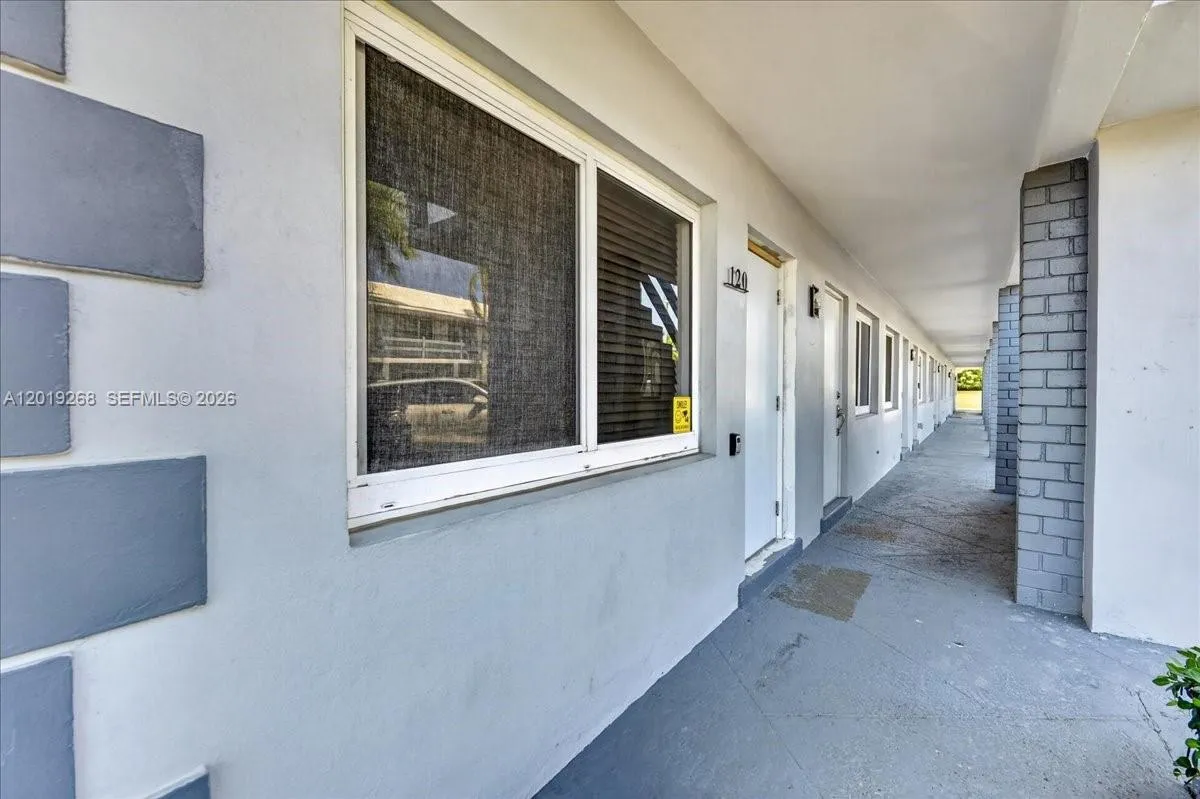 2115 NE 37th Dr # 120, Fort Lauderdale FL 33308