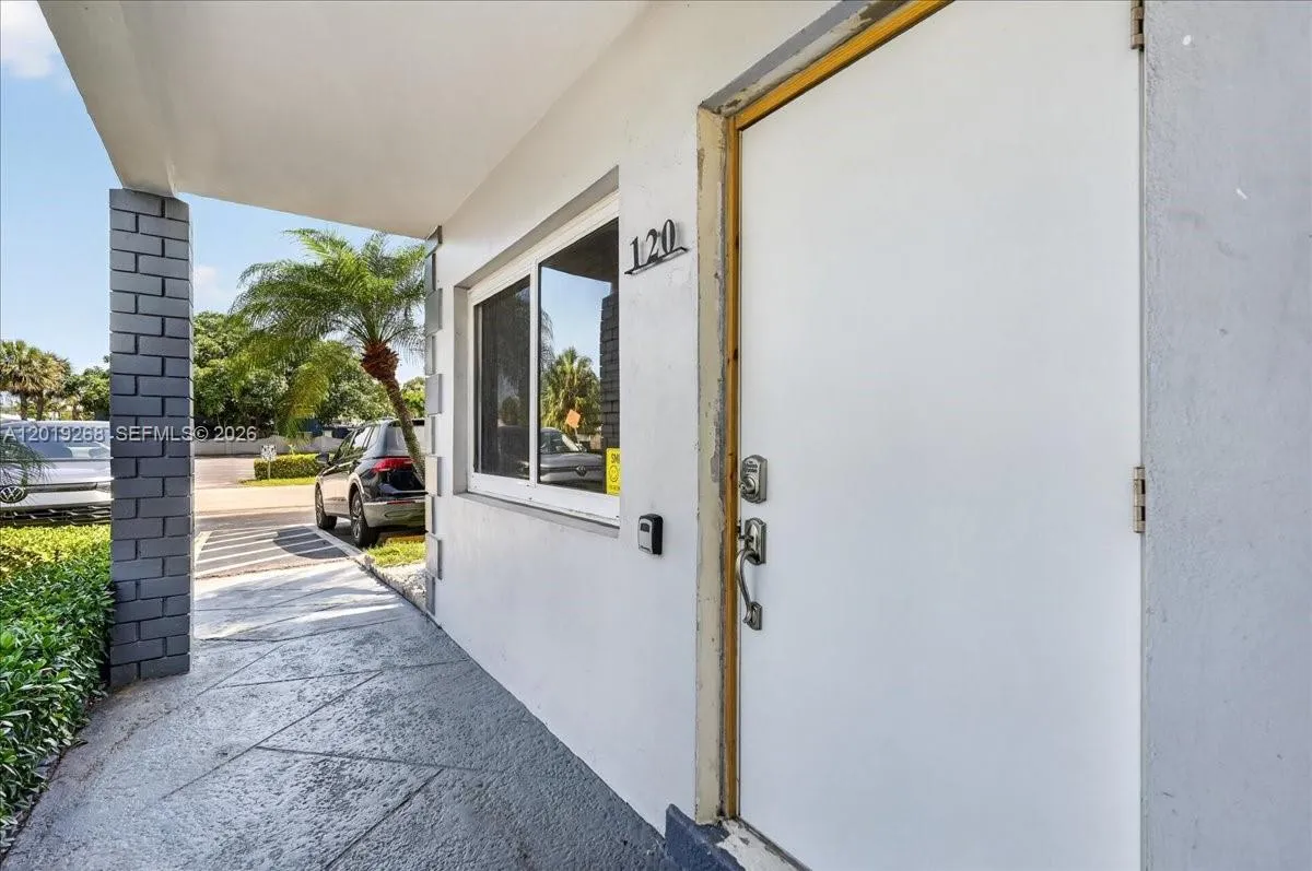 2115 NE 37th Dr # 120, Fort Lauderdale FL 33308