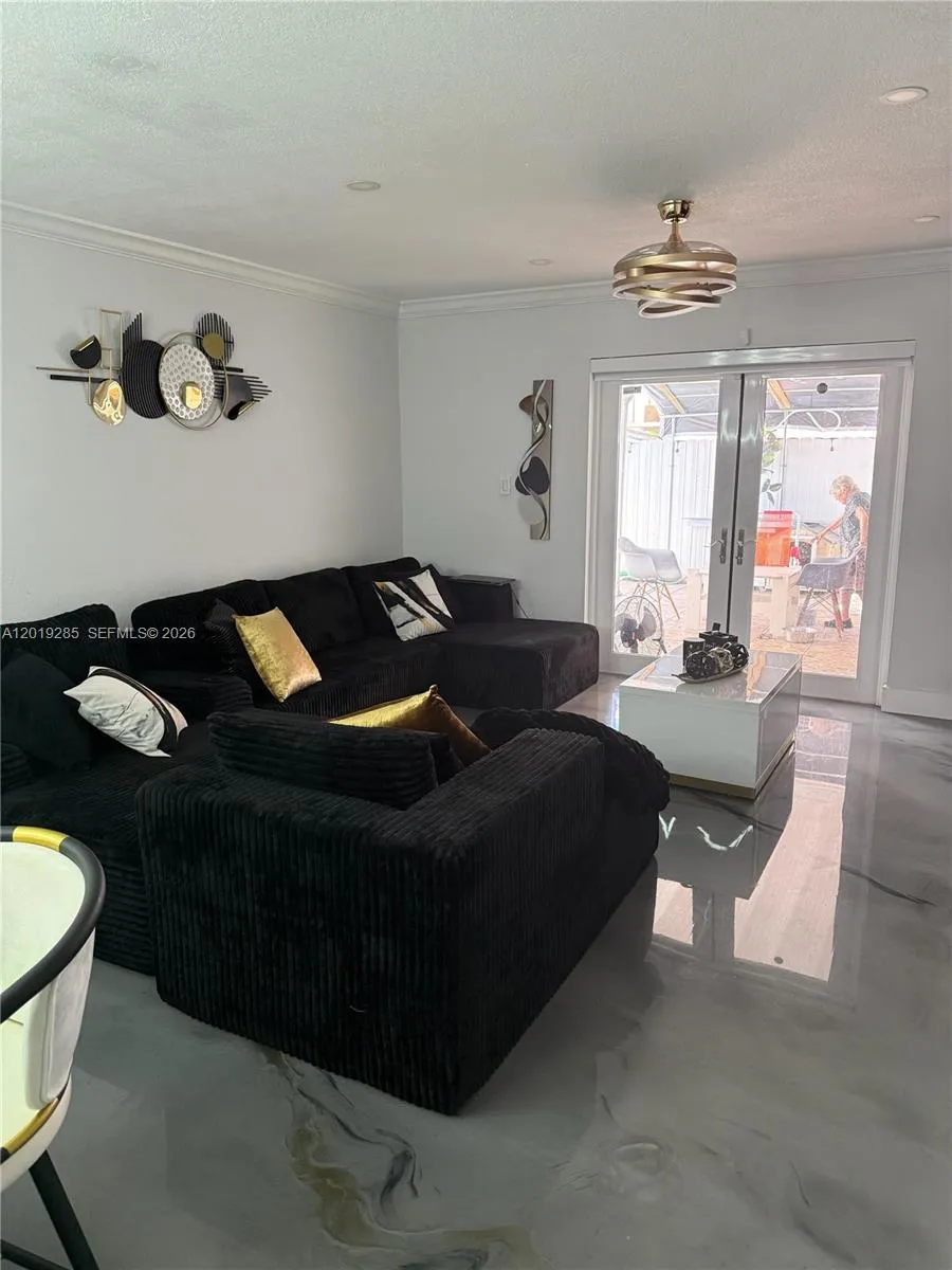 1310 W 42nd St # 1310, Hialeah FL 33012