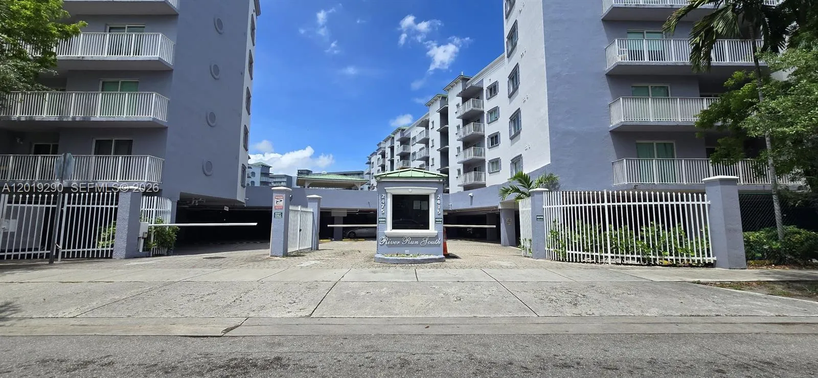 2475 NW 16th St Rd # 504, Miami FL 33125