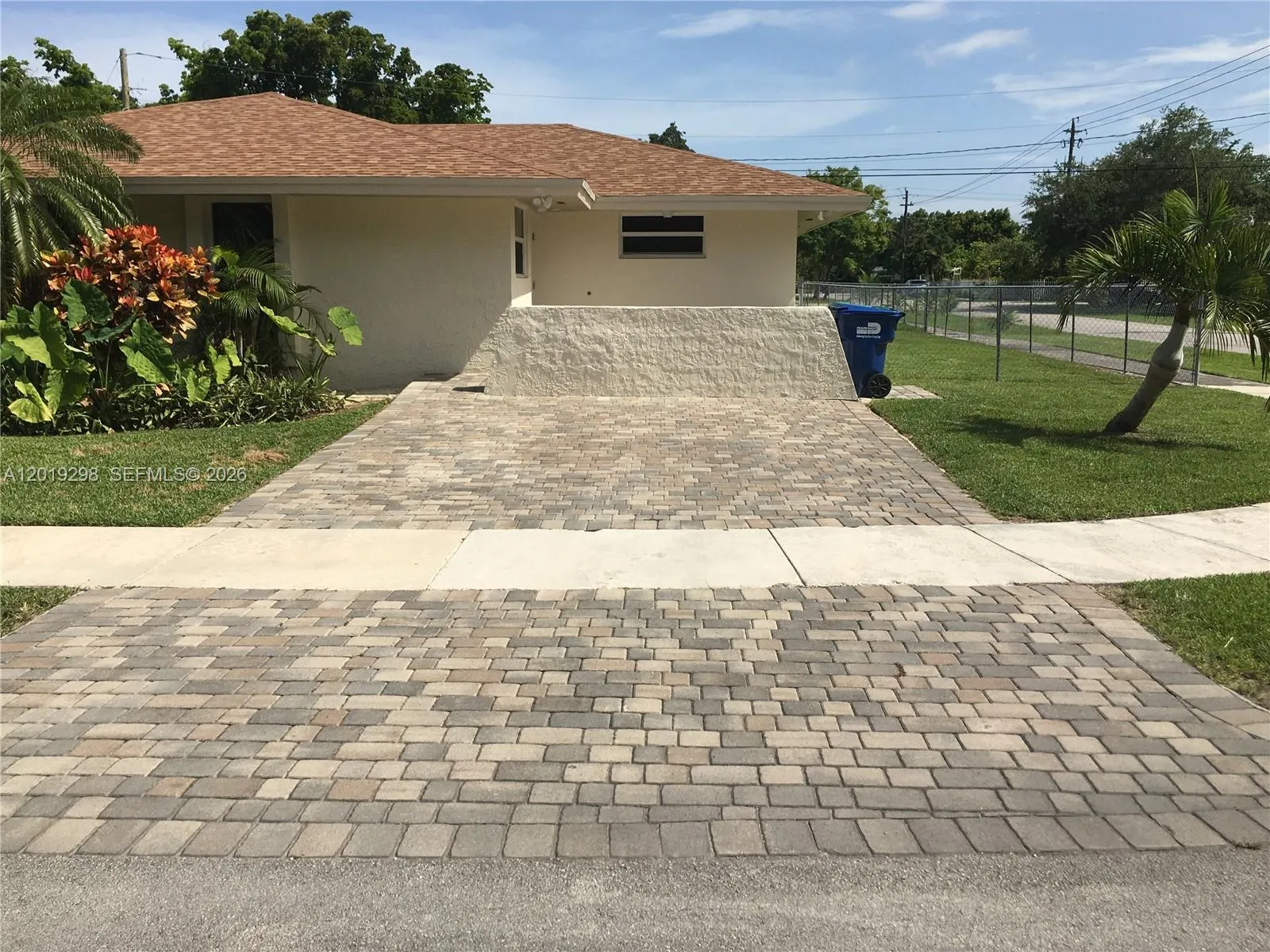 5780 SW 61st St # 5780, Miami FL 33143