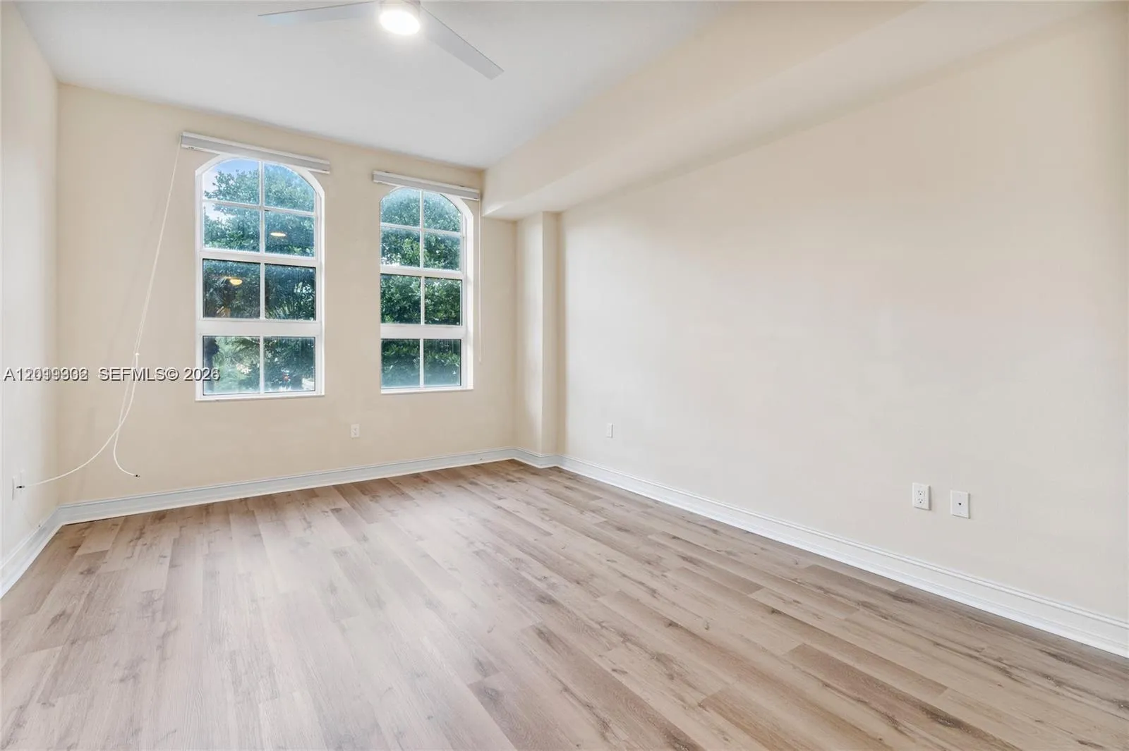 2 bedroom 2 bath for sale at 3001 NE 185th St # 219, Aventura FL 33180