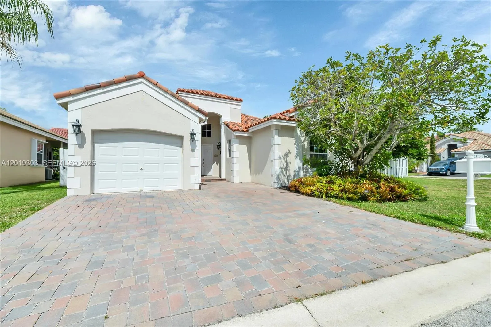 3 bedroom 2 bath for sale at 535 Somerset Way, Weston FL 33326