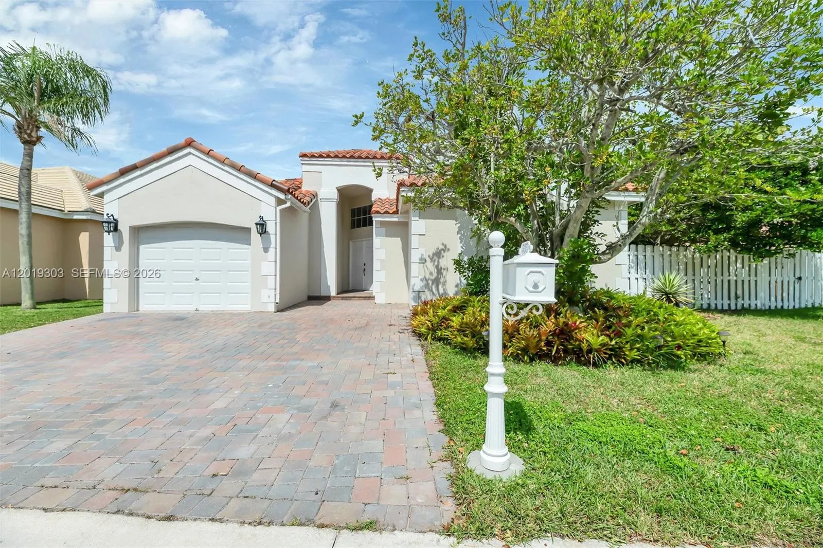 535 Somerset Way, Weston FL 33326