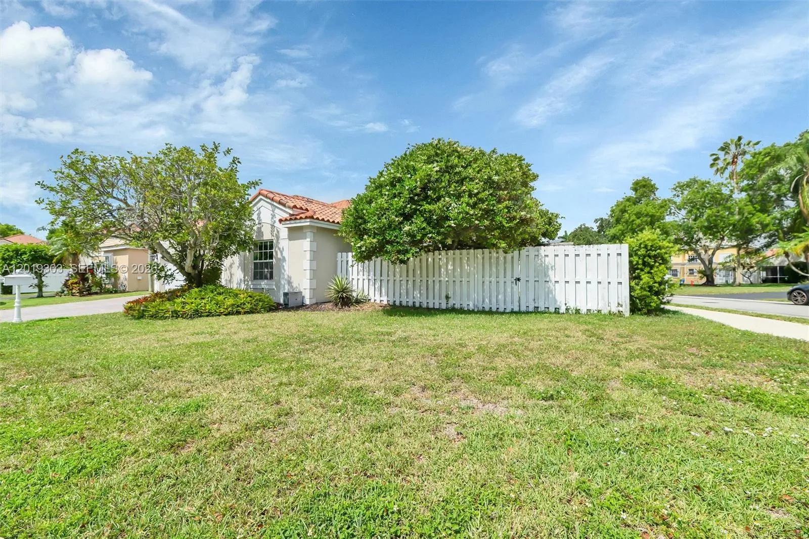 535 Somerset Way, Weston FL 33326