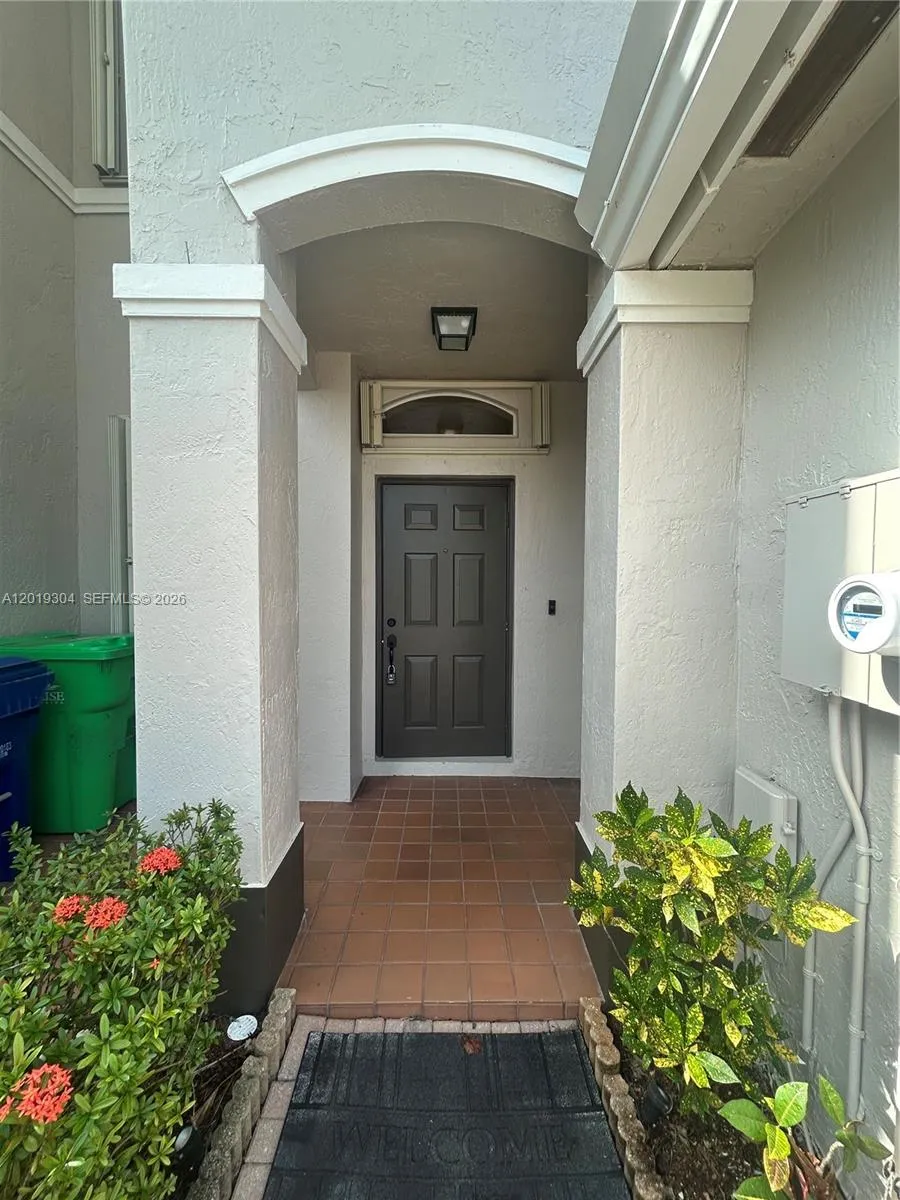 254 Riverwalk Cir, Sunrise FL 33326